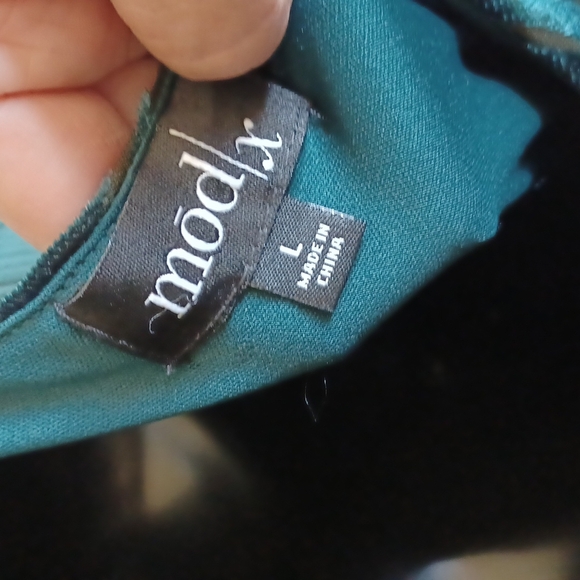 MOD X One Shoulder Top, long sleeve, dark green velvet, sz L - Picture 4 of 4